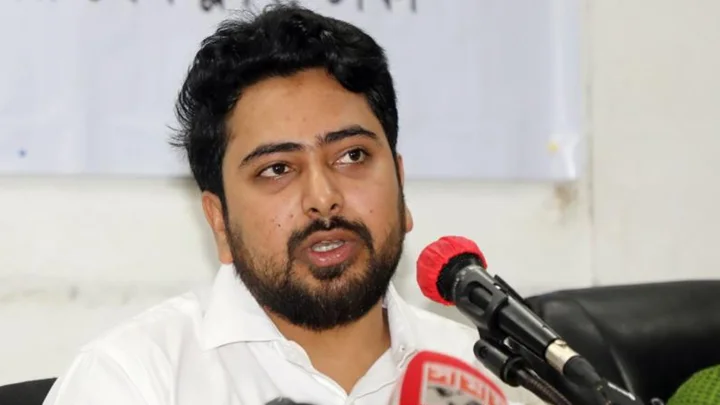 গ্যাসের দাম বাড়ালে পেট্রোবাংলা ঘেরাও করা হবে: নাহিদ ইসলাম