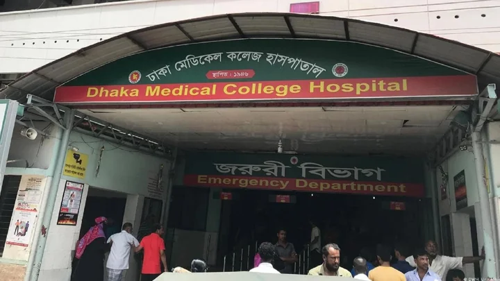 ঢাকার ৩০০ ফিটে প্রাইভেট কারের ধাক্কায় পথচারী নিহত