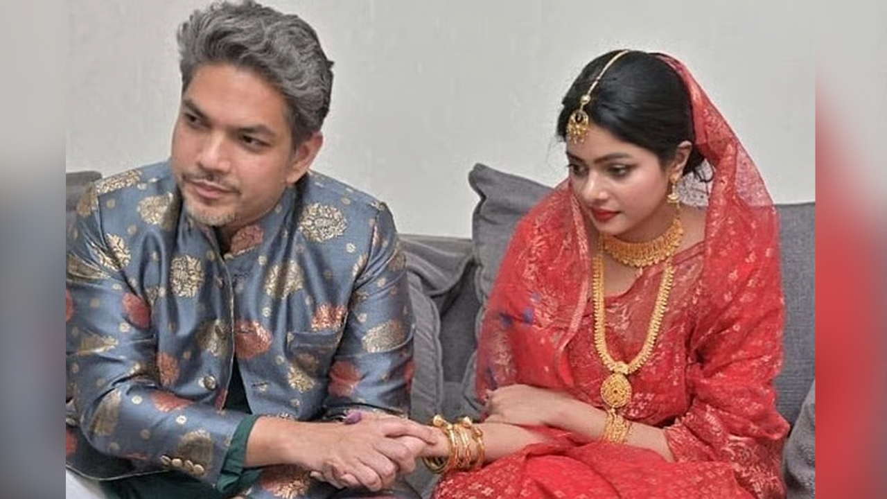 বিয়ের আসরে স্বামী ফয়সালের সঙ্গে সোহানা সাবা। ছবি: সংগৃহীত
