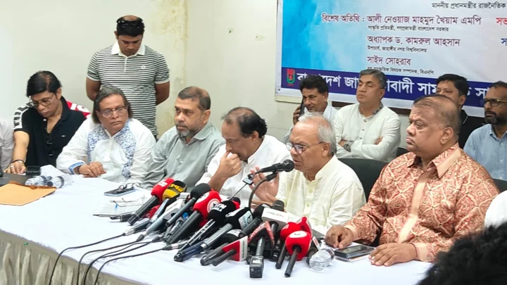গ্যাস-বিদ্যুৎ সংকটকে রাজনৈতিক ইস্যু বানিয়ে বিভ্রান্তি ছড়ানো হচ্ছে: রিজভী
