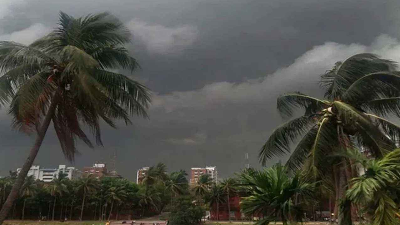ঢাকাসহ ১০ অঞ্চলে বজ্রবৃষ্টির আভাস, নদীবন্দরে সতর্কতা