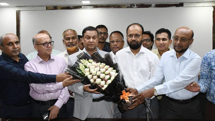 জাতীয় প্রেসক্লাবে বাসসের নবনিযুক্ত এমডি ও প্রধান সম্পাদককে সংবর্ধনা