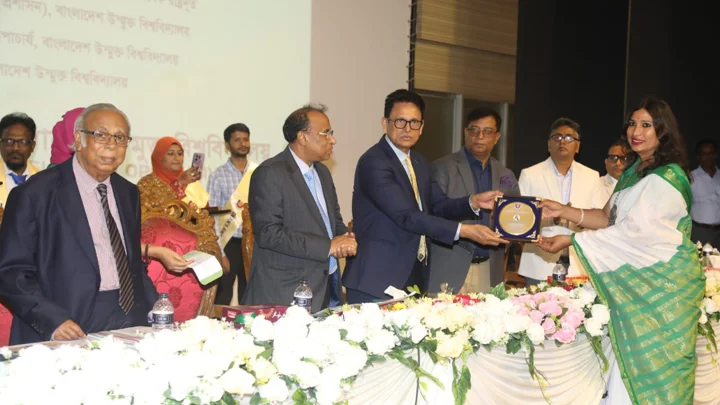 উচ্চশিক্ষায় স্যাটেলাইট টিভি চালুর পরিকল্পনা ইউজিসির
