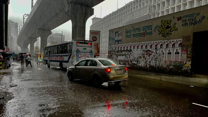 রাজধানীতে বজ্রবৃষ্টির আভাস