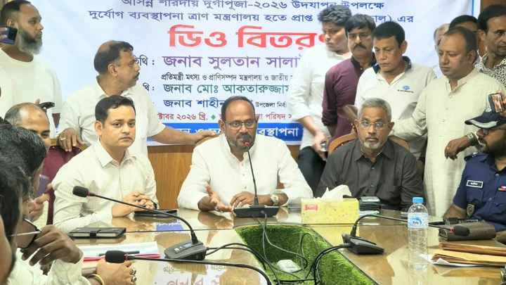 ফ্যামিলি কার্ড নিয়ে অনিয়ম করলে কাউকে ছাড় দেওয়া হবে না: প্রতিমন্ত্রী টুকু