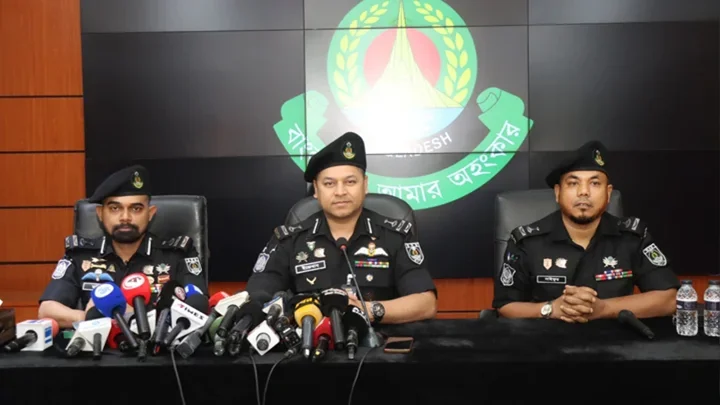 লুট হওয়া অস্ত্রের তথ্য দিলে আইনি ঝামেলা ছাড়া মিলবে পুরস্কার