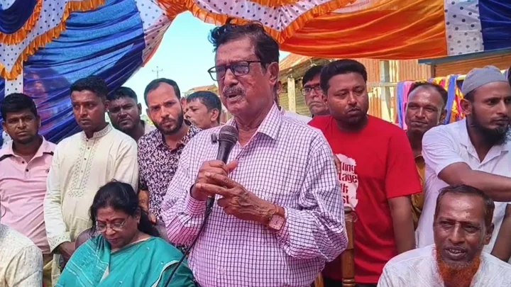 ‘রিটেনে পাস করেই অ্যাডমিট কার্ড নিয়ে আমার কাছে আসবা, ফোন করে দেব’