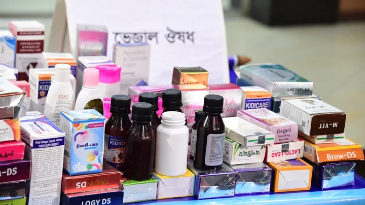 ডিবির অভিযানে উদ্ধার হলো যেসব ভেজাল ঔষুধ