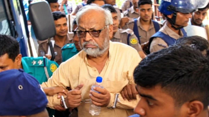 আখতারুজ্জামান নিজেকে বাঁচাতে জামায়াতে যোগ দিয়েছেন, শুনানিতে পিপি
