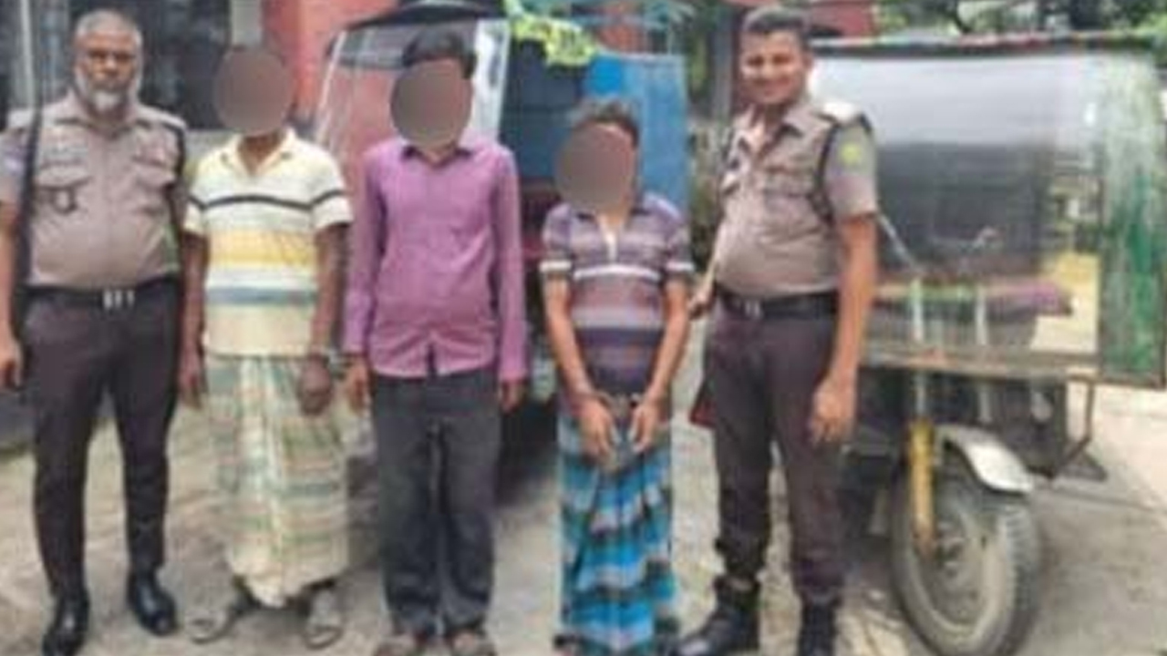 উত্তরা থেকে চোরাই ডেলিভারি ভ্যানসহ গ্রেপ্তার ৩
