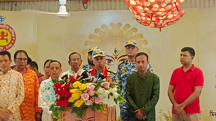 উপকূল ও নদীতীরবর্তী এলাকার ৬১৫ মণ্ডপে নিরাপত্তা দেবে কোস্টগার্ড: কোস্টগার্ড ডিজি