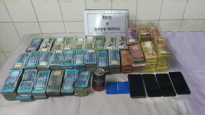 যাত্রাবাড়ীতে ইয়াবা-হেরোইন-বিয়ারসহ মিলল ৩৪ লাখ টাকা, গ্রেপ্তার ২