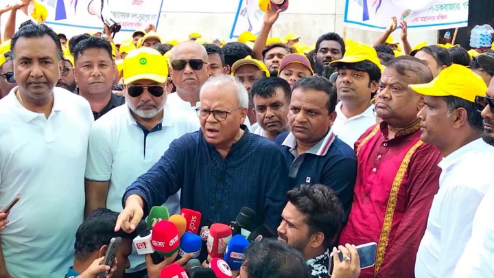 সব দেশের সঙ্গে সমতার ভিত্তিতে বন্ধুত্ব চায় বাংলাদেশ: রিজভী