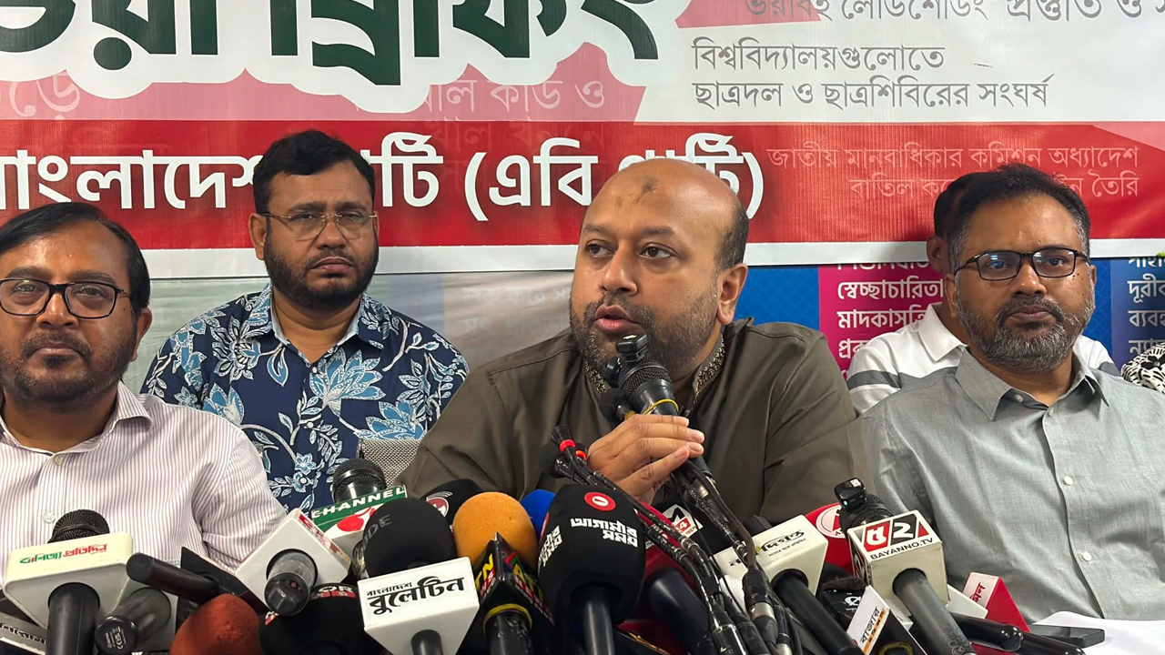 দেশের অর্থনীতির অবস্থা স্বাধীনতার পরও এতটা খারাপ হয়নি: ফুয়াদ