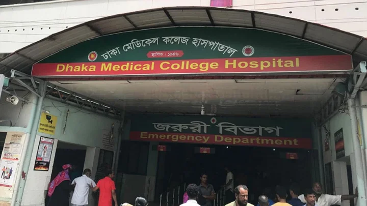 অটোরিকশায় চার্জ দেওয়ার সময় চালকের মৃত্যু