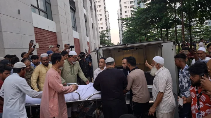 বিমানবাহিনীর সাবেক কর্মকর্তা তাহসিফ সৌরির দাফন সম্পন্ন