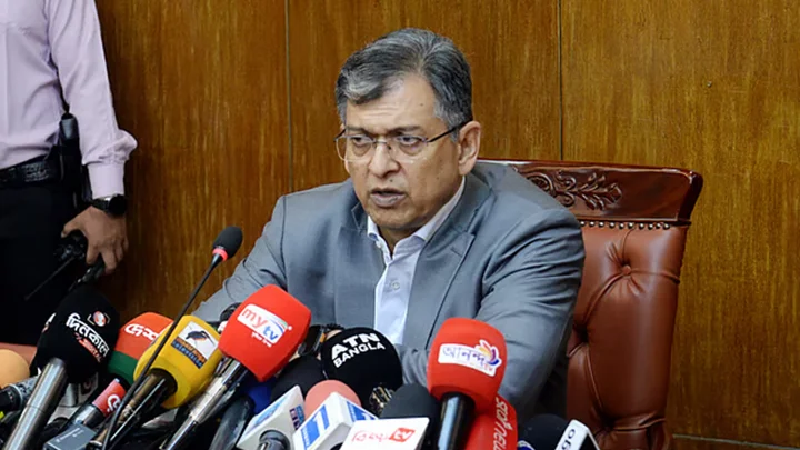 ক্রসফায়ার নিয়ে আইজিপি অসতর্কভাবে শব্দচয়ন করেছেন: স্বরাষ্ট্রমন্ত্রী