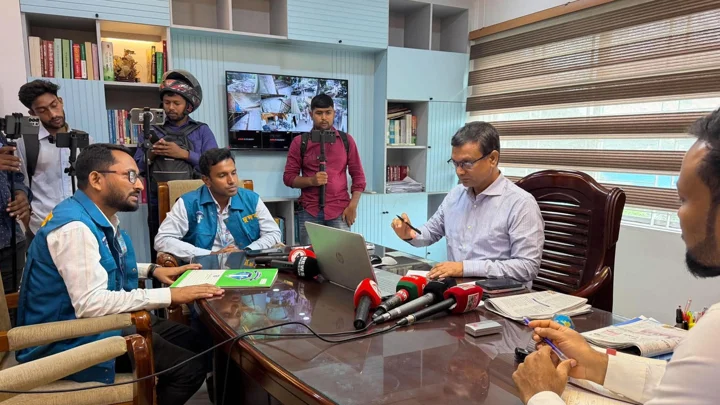 তেজগাঁও সাব-রেজিস্ট্রি অফিসে দুদকের অভিযান
