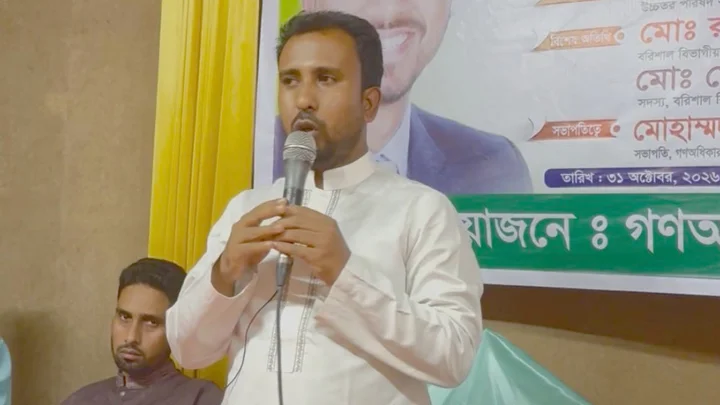 নারীদের রাস্তার পাশে দাঁড় করিয়ে জামায়াত অমানবিক কাজ করেছে: আবু হানিফ