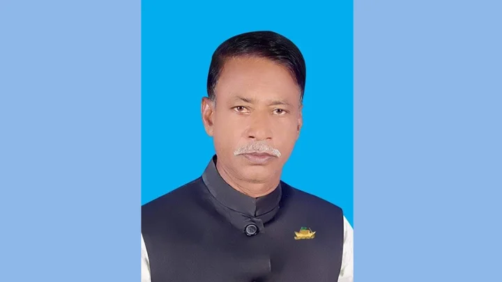 ব্রিজের নিচে বসে গল্প করছিলেন চেয়ারম্যান, ১২ মুখোশধারীর হামলা