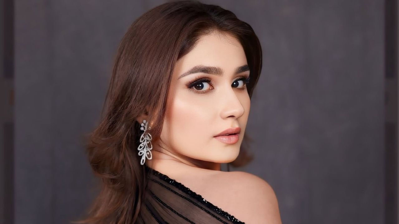 ট্রেনে হামলা ও বিবস্ত্রের ঘটনায় গ্রেপ্তার বলিউড অভিনেত্রী