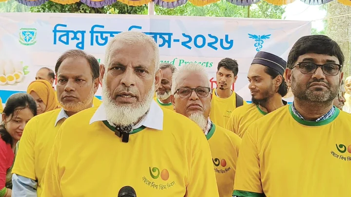বছরে চাহিদার চেয়ে দেশে ৭৩৫ কোটি ডিম বেশি উৎপাদন হচ্ছে: বাকৃবি