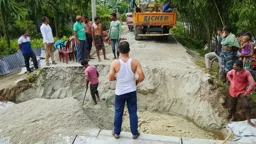 বিজিবির পদক্ষেপে দহগ্রামে শুরু হলো সড়ক মেরামত