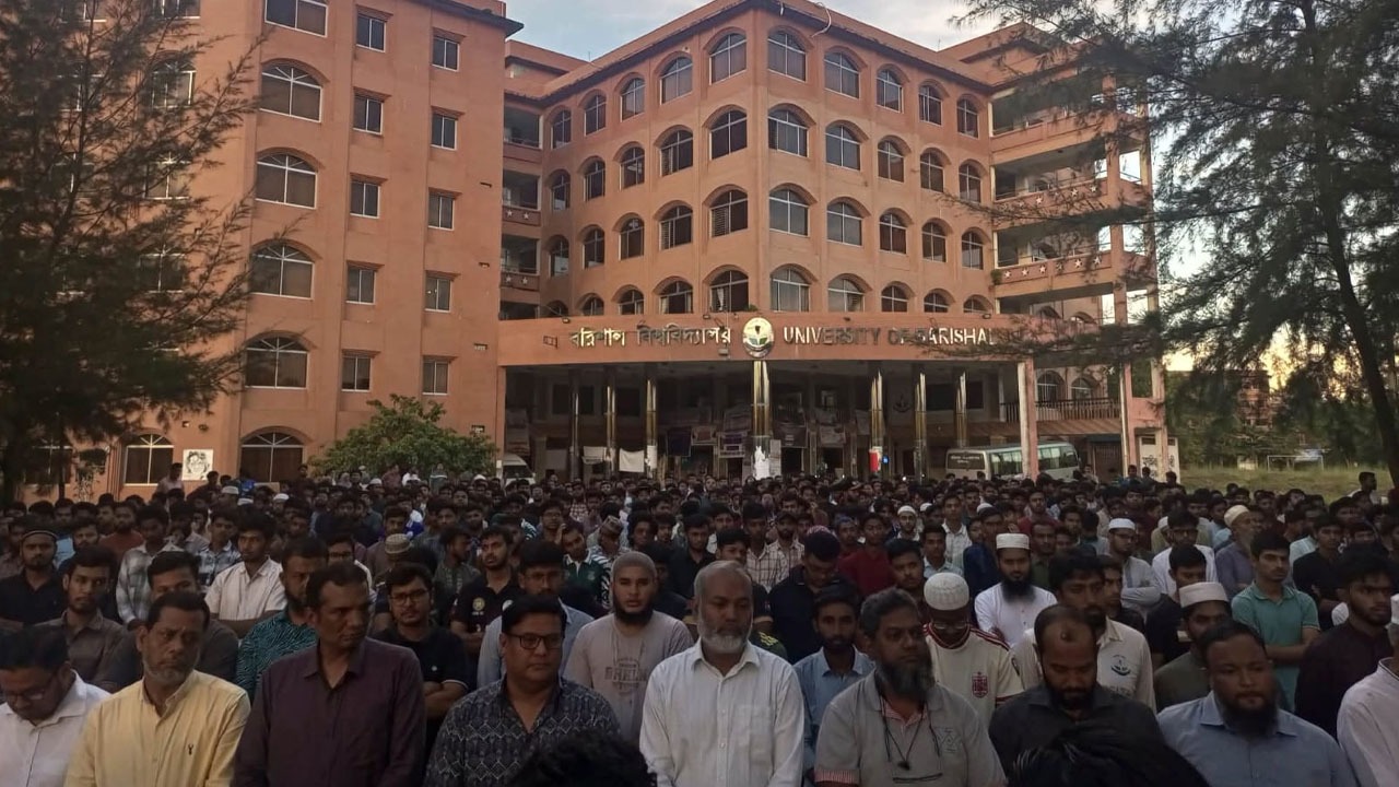 ববি শিক্ষার্থীর গায়েবানা জানাজা, দ্বিতীয় দিনের মতো মহাসড়ক অবরোধ
