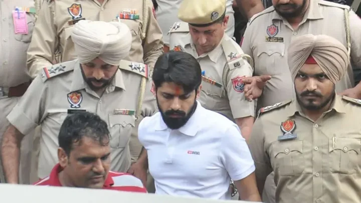 টাইগার শ্রফের ওপর গুলিবর্ষণ ও সালমান খানকে হত্যার হুমকি, আলোচিত বিষ্ণোই গ্যাং কারা