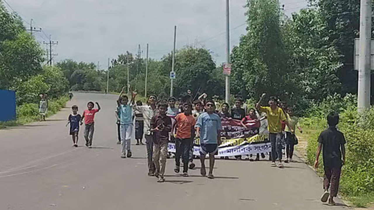 ফটিকছড়ি উত্তরে ৪৮ ঘণ্টার হরতাল, যান চলাচল বন্ধ