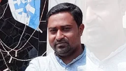 যুবলীগের মিছিল থেকে চবির হল কর্মকর্তা গ্রেপ্তার