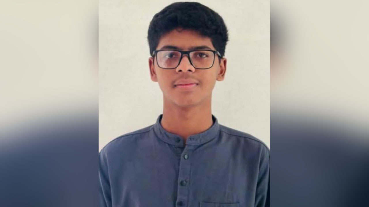 স্বপ্নভঙ্গের শঙ্কা কাটিয়ে অবশেষে বাকৃবির শিক্ষার্থী চন্দ্র
