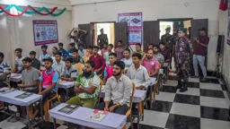 অপরাধমুক্ত সীমান্ত গড়তে যুবকদের কারিগরি প্রশিক্ষণ দিচ্ছে বিজিবি