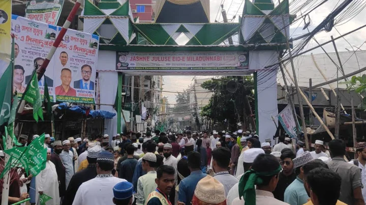 চট্টগ্রামে জশনে জুলুসে মানুষের ঢল, উৎসবমুখর নগরী