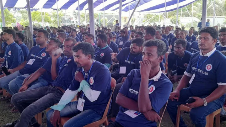 আত্মসমর্পণ করে স্বাভাবিক জীবনে ফিরছেন প্রায় ৭০ চরমপন্থি