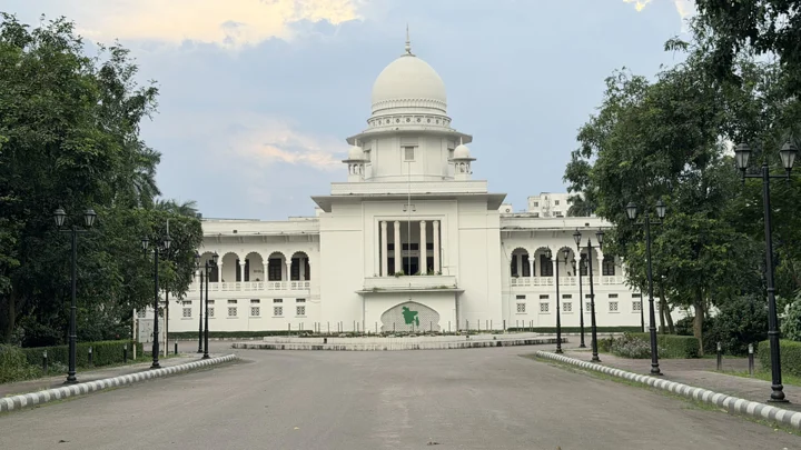 প্রধান শিক্ষক নিয়োগ নিয়ে হাইকোর্টের রায় স্থগিত, ভাইভা শুরুর তারিখ নির্ধারণ
