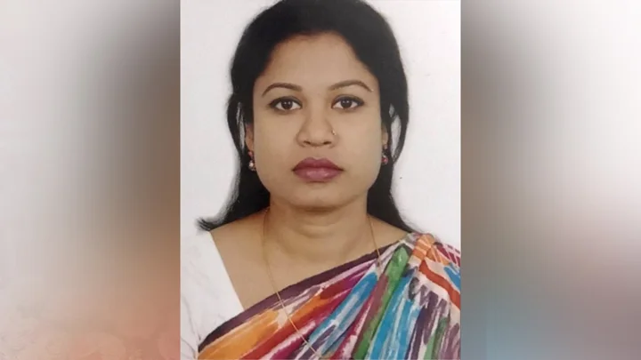 সাংবাদিককে হল প্রভোস্টের জেরা, শিক্ষার্থীদের বললেন ‘বেইমান’