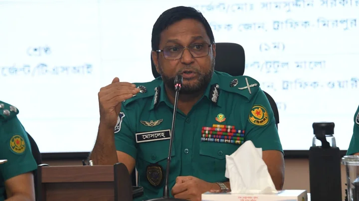 অপরাধ প্রতিরোধে সমন্বিতভাবে দায়িত্ব পালনের নির্দেশ ডিএমপি কমিশনারের