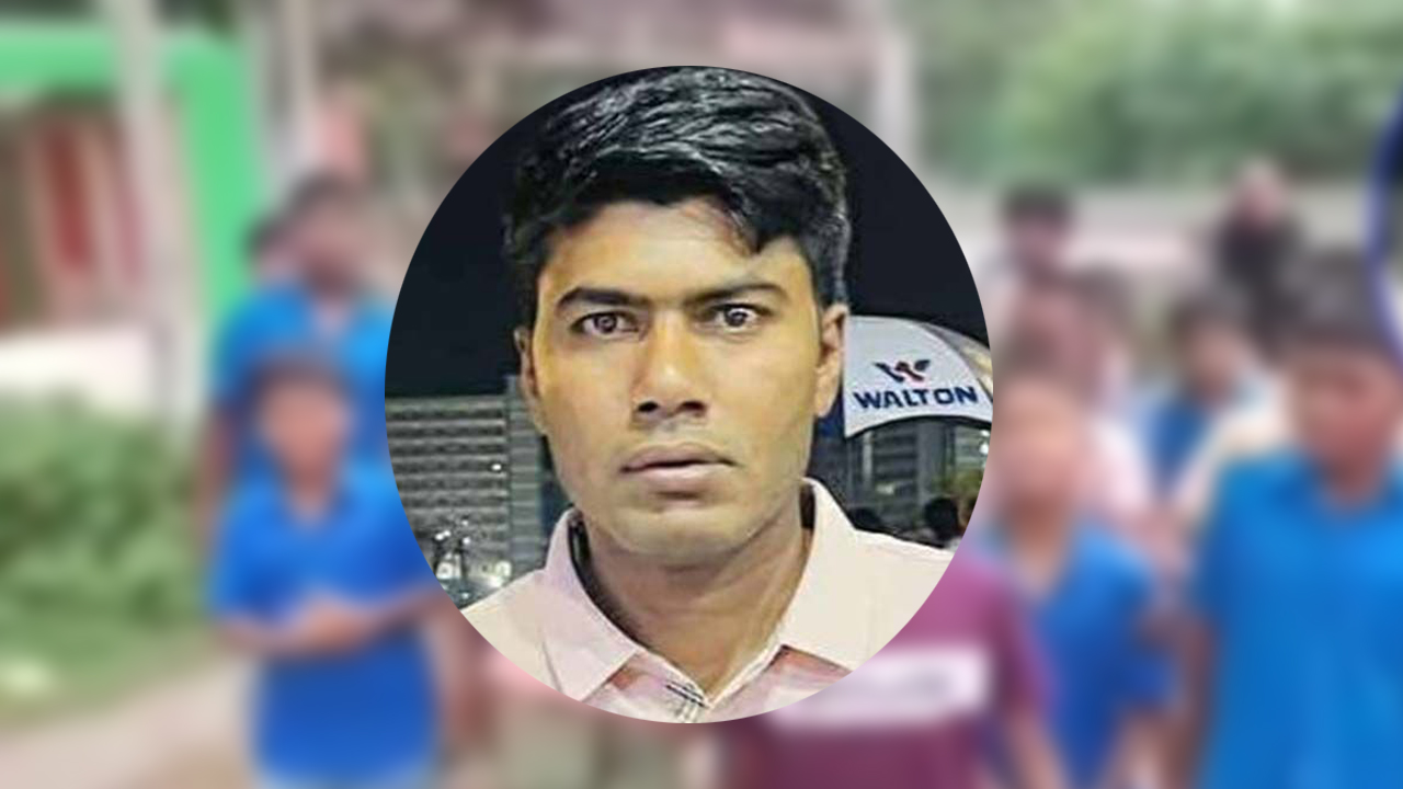 শিঙাড়া-সমুচার লোভ দেখিয়ে স্কুলছাত্রদের দিয়ে মিছিল করান যুবলীগ নেতা
