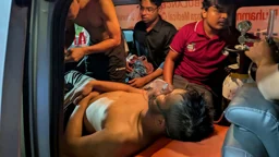 ঢাবিতে মীমাংসার বৈঠকে সংঘর্ষ, ছাত্রদল নেতাসহ আহত ৪