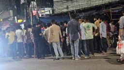 চাঁদা নিতে বাধা দেওয়ায় ঢাকা কলেজ ছাত্রদলের ওপর নিউমার্কেট যুবদলের হামলা