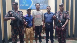 আখ চুরি করতে আসা সেই ভারতীয় নাগরিককে পুলিশে সোপর্দ