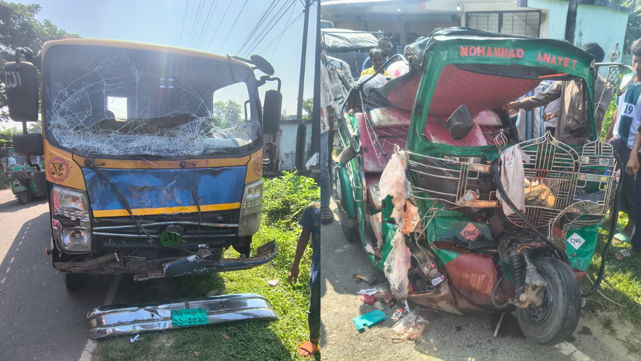 দুর্ঘটনায় ক্ষতিগ্রস্ত মিনিট্রাক ও অটোরিকশা। ছবি : এশিয়া পোস্ট