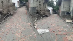 ওমরাহর জন্য স্ত্রীর জমানো টাকায় ৫৬ বছরের রাস্তা সংস্কার

