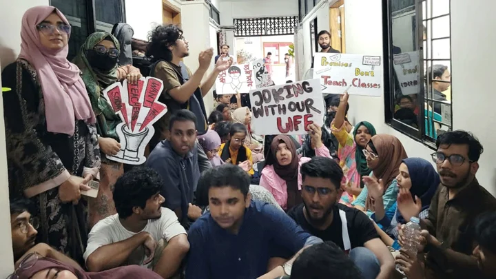 গোবিপ্রবিতে শিক্ষক সংকট নিরসনে আর্কিটেকচার শিক্ষার্থীদের আন্দোলন