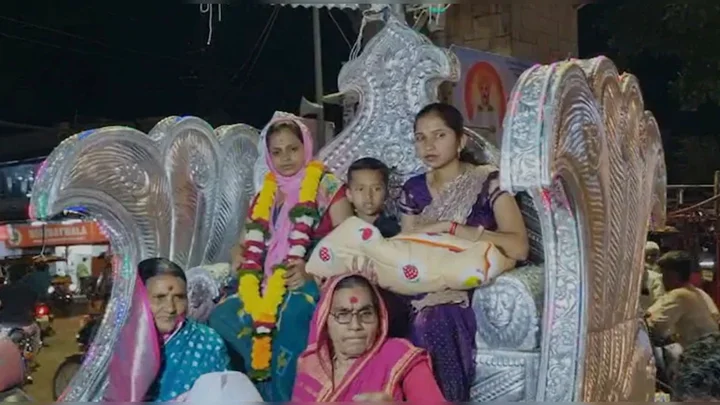 ২০০ বছর পর বংশে কন্যাসন্তানের জন্ম, রাজকীয় আয়োজনে বরণ