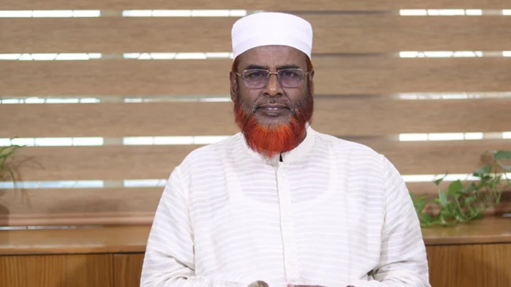 রাশেদ খাঁনের পত্রিকা ছেঁড়ার ঘটনায় জামায়াতের প্রতিক্রিয়া