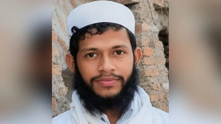 ফজরের নামাজের সিজদায় গিয়ে আর উঠলেন না ইমাম