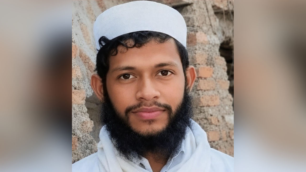 ফজরের নামাজের সিজদায় গিয়ে আর উঠলেন না ইমাম