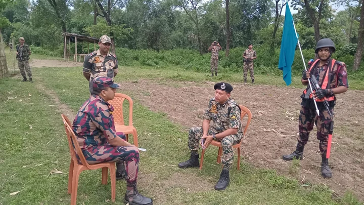 দুঃখ প্রকাশের পর অস্ত্র-ওয়াকিটকি ফেরত পেল বিএসএফ